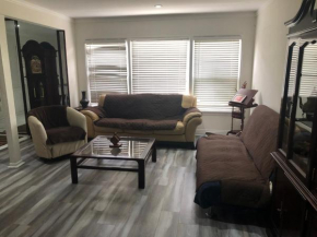 Lovely 2 Bedroom Home With a Pool